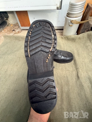 Продавам войнишки кубинки от соца 43 номер , снимка 4 - Антикварни и старинни предмети - 52454304