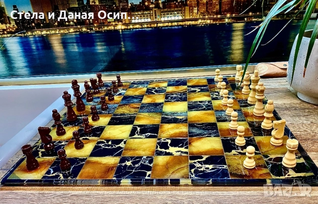 Стъклена шахматна дъска