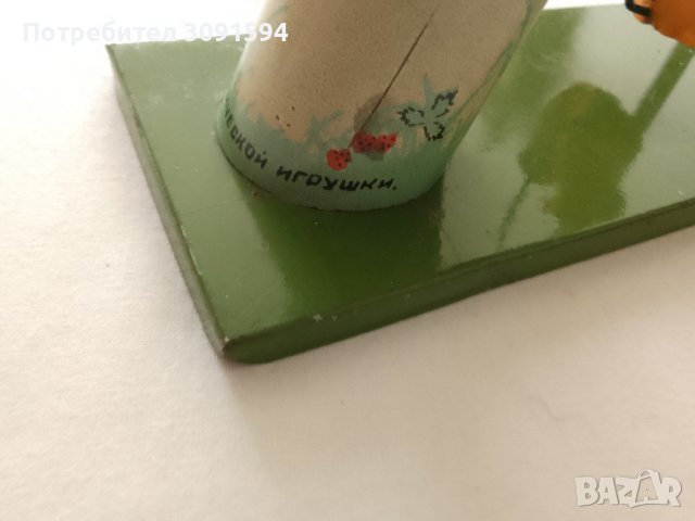 Колекционерска рядко срещана навиваща се къщичката с приказен часовник СССР - 1960 г. с катерица на , снимка 2 - Антикварни и старинни предмети - 44296422