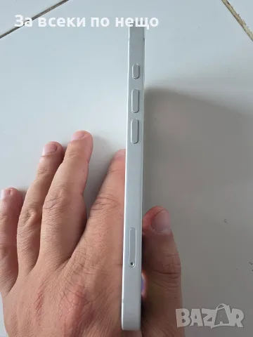 IPhone 17e 256 GB като нов, снимка 5 - Apple iPhone - 56245330