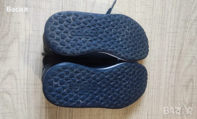 Детски маратонки Adidas размер 30 1/2, снимка 5 - Детски маратонки - 54308374