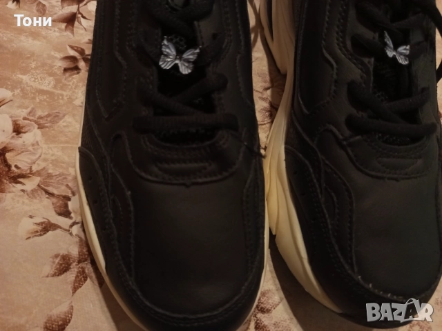 BERSHKA Оригинал Нови Кожени Дамски Маратонки 39, снимка 3 - Маратонки - 52793485