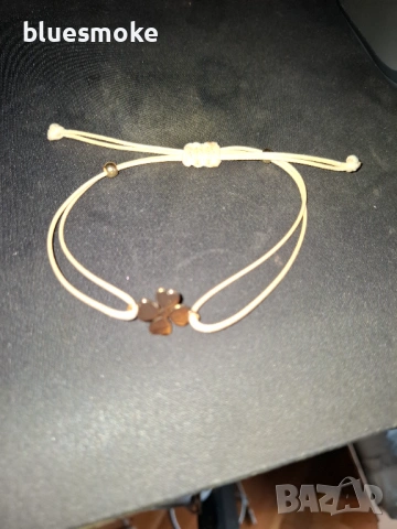 Ръчно правена гривна с детелина 