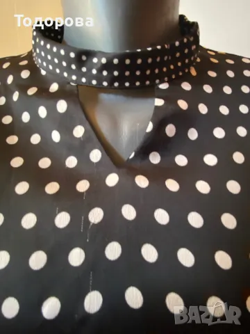 Рокля черна на бели точки, асиметрична, с волани., снимка 2 - Рокли - 49422119