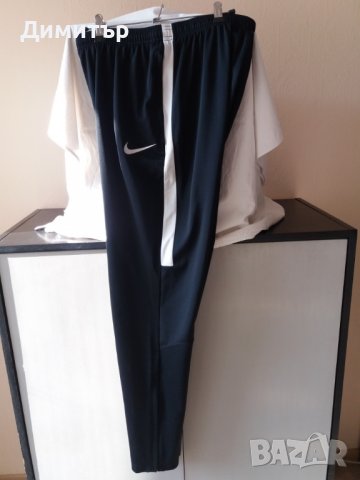 Спортно долнище Nike със стеснен крачол размер M, снимка 6 - Спортни дрехи, екипи - 38392782