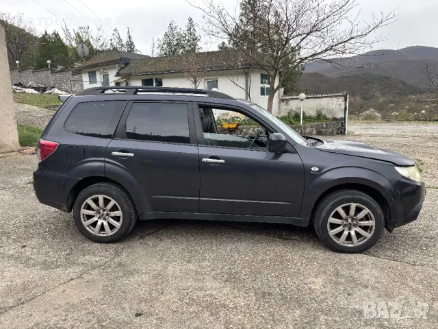 Субару форестър , снимка 2 - Автомобили и джипове - 49724284