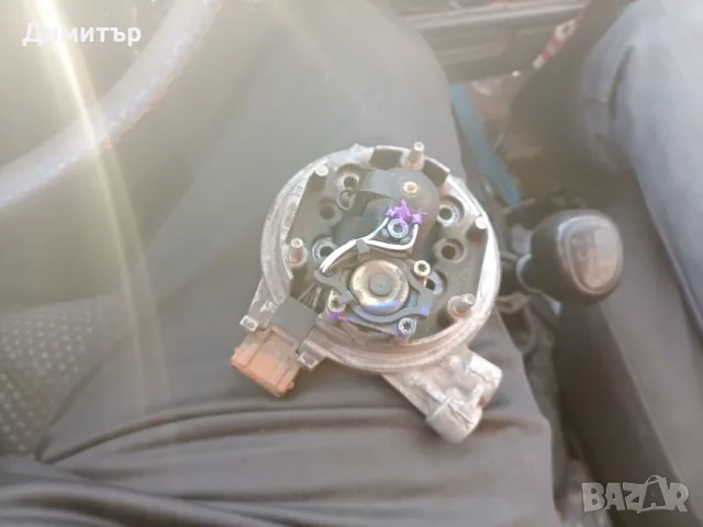 Моно Инжекцион Горна Част + Дюза За Фолксваген Пасат Б3 1.8Моно 1992г / VW Passat B3 1.8Mi 1992y