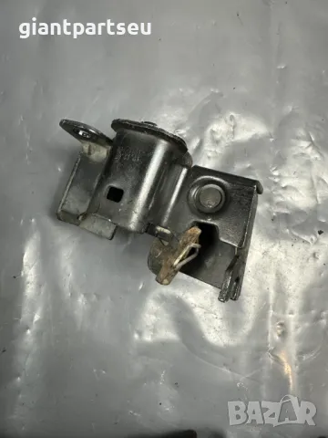 Заключалка Преден Капак за Мерцедес Mercedes-benz W219 A2198800160, снимка 3 - Части - 49138498