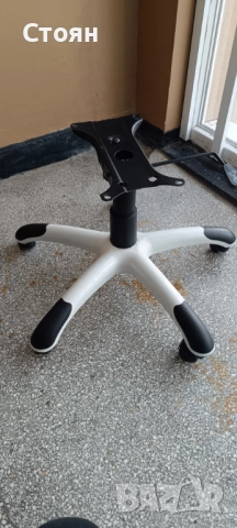 Кръстачка с колелца за геймърски стол с амортисьор