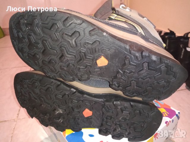 НЕПРОМОКАЕМИ ЗИМНИ ОБУВКИ с грайфер Quechua 30, 32 номер, снимка 2 - Детски боти и ботуши - 38106952