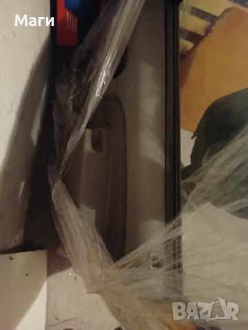 Предна дясна врата за Дачия Логан седан 2009г , снимка 2 - Части - 51199403