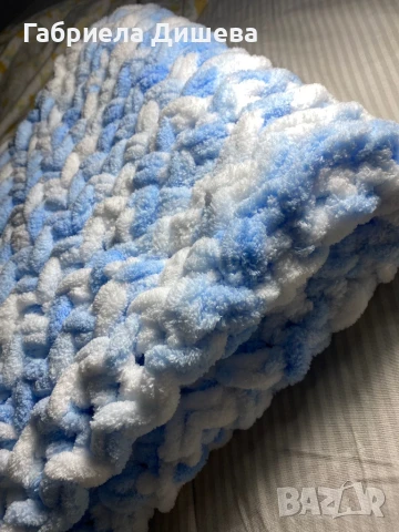 Ръчно плетени одеалца, шапки и шалове., снимка 7 - Спално бельо и завивки - 51197295