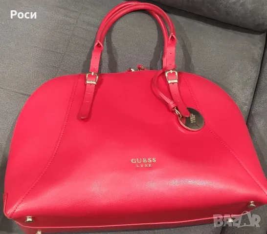 Дамска чанта на Guess 