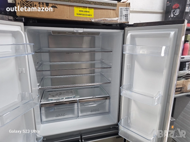 хладилник side by side hisense , снимка 3 - Хладилници - 52847041