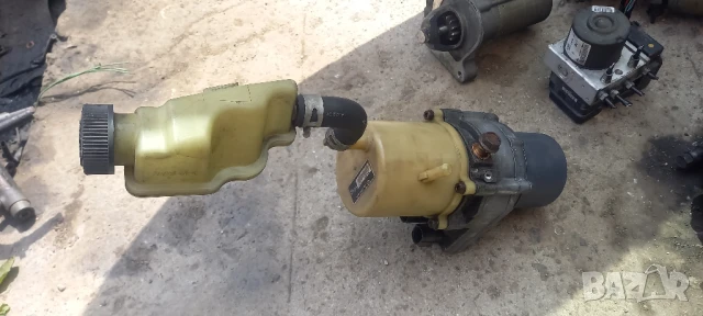 Хидравлична помпа Mazda 3 1.6 CD