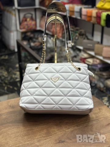 чанти prada, снимка 5 - Чанти - 51440903