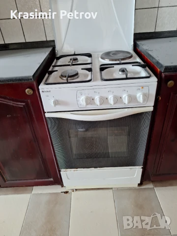 Продавам готварска печка на газ и ток
