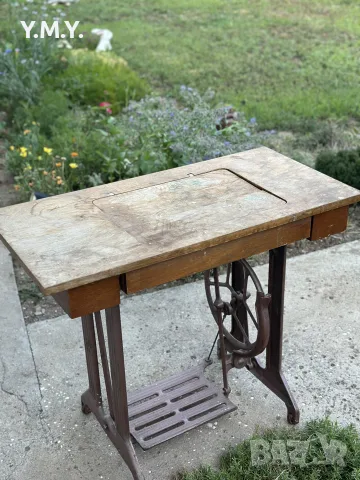 Made in USSR Antik sewing machine, снимка 6 - Антикварни и старинни предмети - 56255134