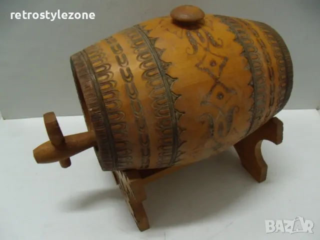 № 7857 старо малко дървено буре  - орнаменти - пирография  - с поставка от дърво  , снимка 3 - Други ценни предмети - 48886051