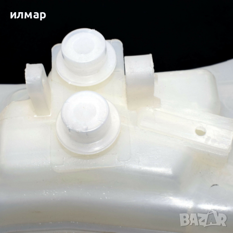 8E0611301G Разширителен съд за спирачна течност за Ауди А4, снимка 2 - Части - 36400412