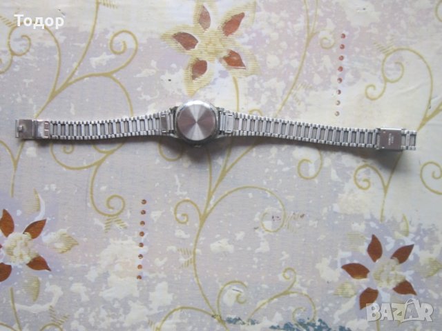 Дамски кварцов немски часовник Роланд, снимка 3 - Дамски - 29405114