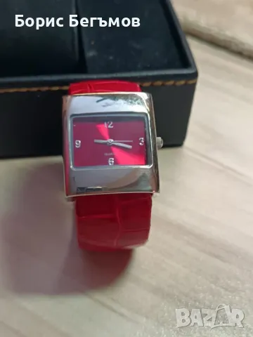 Дамски часовник-гривна, снимка 4 - Дамски - 49189118