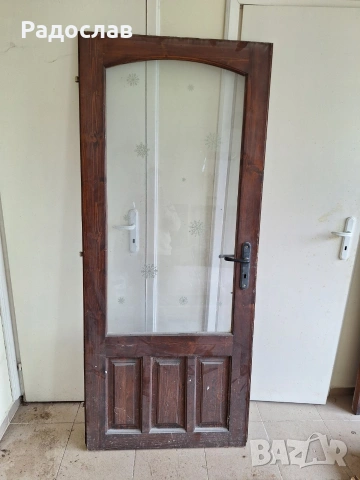 Дървена интериорна врата