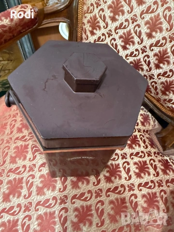 оригинална винтидж ледарка Chivas Regal, снимка 2 - Антикварни и старинни предмети - 54356646