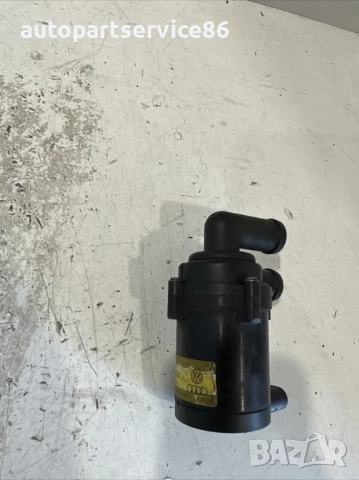 Допълнителна водна помпа за Volkswagen Touareg 3.0 TDI (2009) 7L0965561J, снимка 2 - Части - 54158063