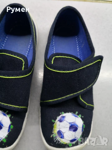 Пантофи и ботушки номер 24-25, снимка 4 - Детски маратонки - 48018774