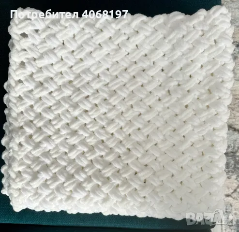 Ръчно плетено одеяло за бебе от мека и пухкава прежда, снимка 2 - Спално бельо и завивки - 47393834