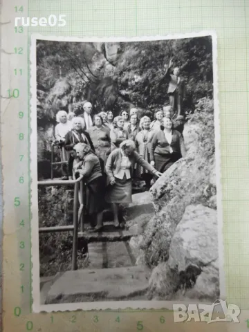 Снимка стара на група при излет - 2