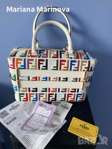 Дамска чанта Fendi, снимка 1 - Чанти - 44596785