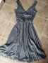 Сива лъскава брокатена рокля, снимка 1 - Рокли - 44622594