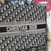 Дамски чанти Dior, снимка 3 - Чанти - 39305758