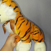 Голям плюшен тигър , снимка 1 - Плюшени играчки - 37804462
