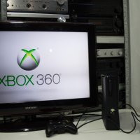 Xbox 360 Slim  в комплект с контролер и адаптор , снимка 1 - Xbox конзоли - 35147463