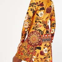 Африкански мотив жълта рокля с дълъг ръкав, снимка 1 - Рокли - 44605725