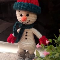 подарък за Коледа. Снежен човек, Ръчно изработена, Плетена играчка, снимка 3 - Плюшени играчки - 42422203