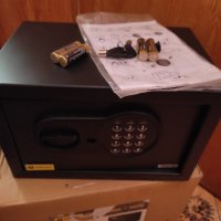 Електронен сейф Homesafe HV20E, 20x31x20 см ВxШxД НОВ, снимка 4 - Други стоки за дома - 44192620