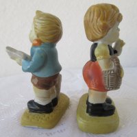 2 бр  стари фигури момче момиче керамика порцелан, червена шапчица, снимка 5 - Декорация за дома - 29125581