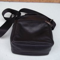 Чанта мъжка за носене през рамо, снимка 6 - Чанти - 40725920