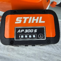 БАТЕРИЯ STIHL AP300S 400лв, снимка 1 - Оригинални батерии - 44595346