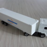 Метален камион Majorette с отварящо се багажно отделение, снимка 1 - Коли, камиони, мотори, писти - 38170456
