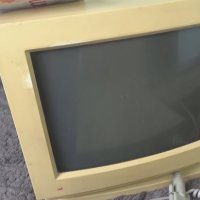 Apple Macintosh Color Display M1212 цветен CRT монитор, снимка 2 - Монитори - 44495389
