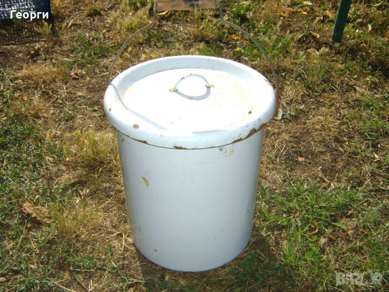 Стара емайлирана метална здрава кофа от соца, снимка 1