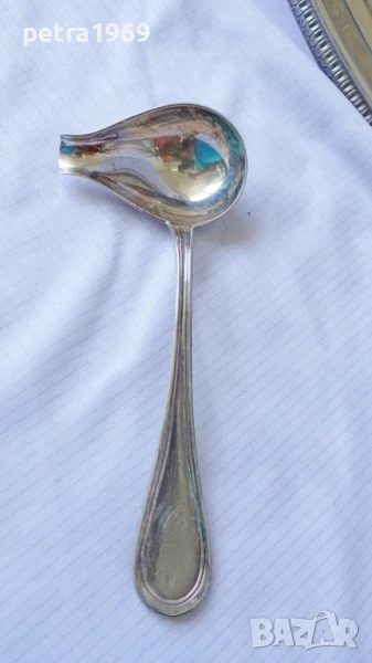 Малко посребрено черпаче с улей, снимка 1