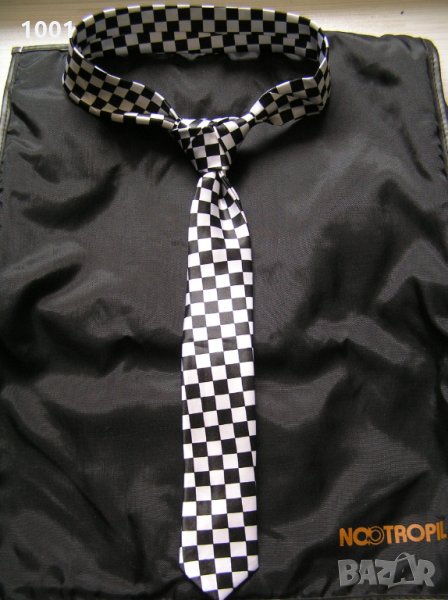 вратовръзка шахматна шарка ,кафе рейсър,шахматени лепенки, снимка 1