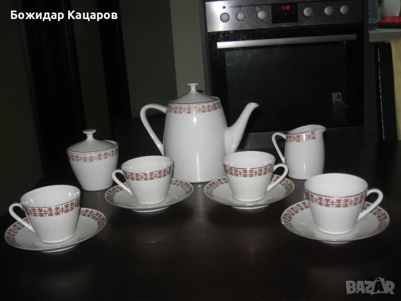 Красив, стар български порцеланов сервиз, за четири човека.Цена 30 лева.Пращам по Екнот., снимка 1