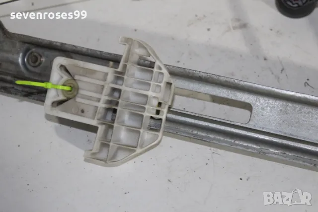 Машинка стъкло ръчна задна дясна Форд Фокус 1 хечбек Ford Focus 1, снимка 9 - Части - 48254446